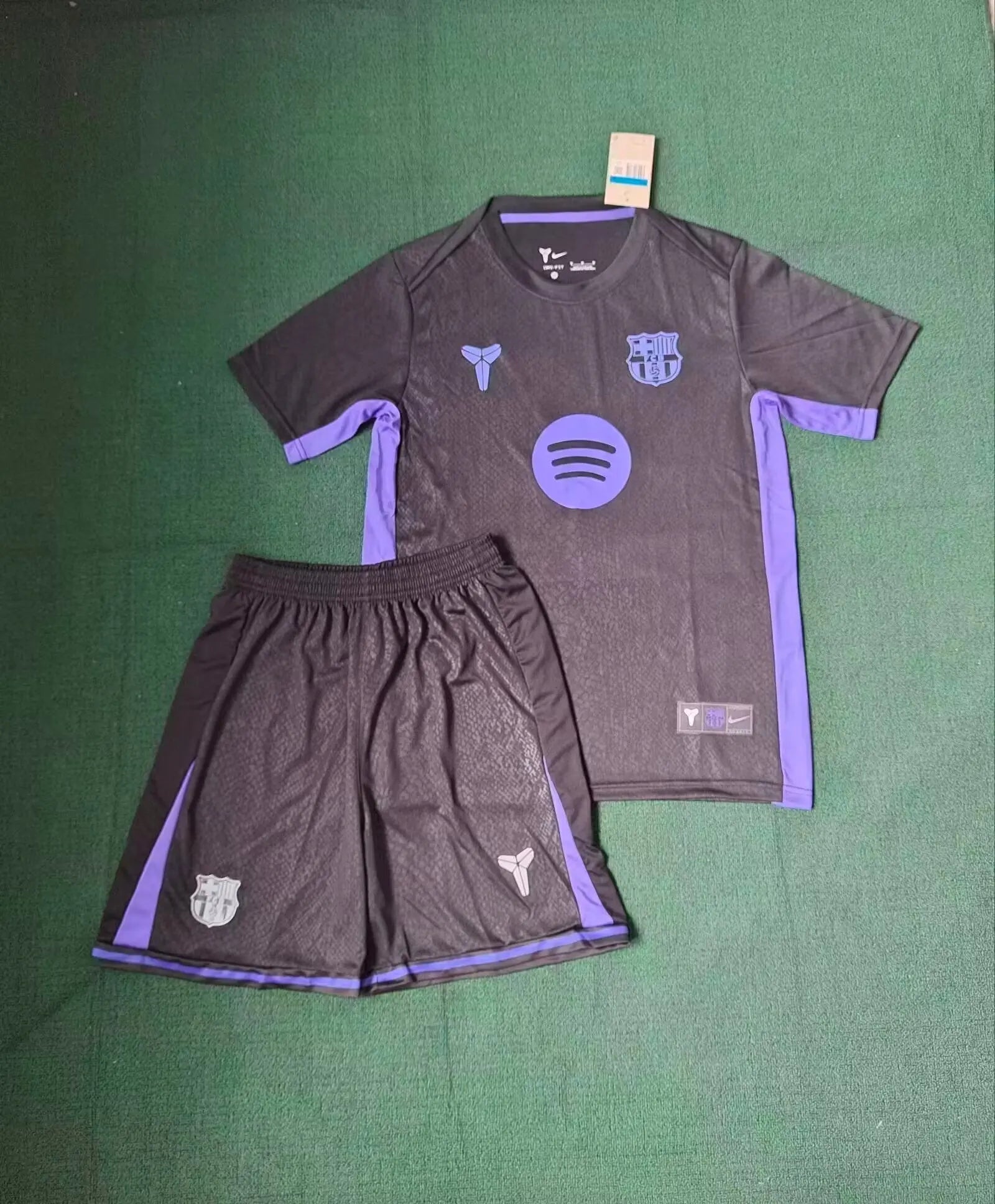 Ensemble Barcelone 2026 pré match bleu-noir